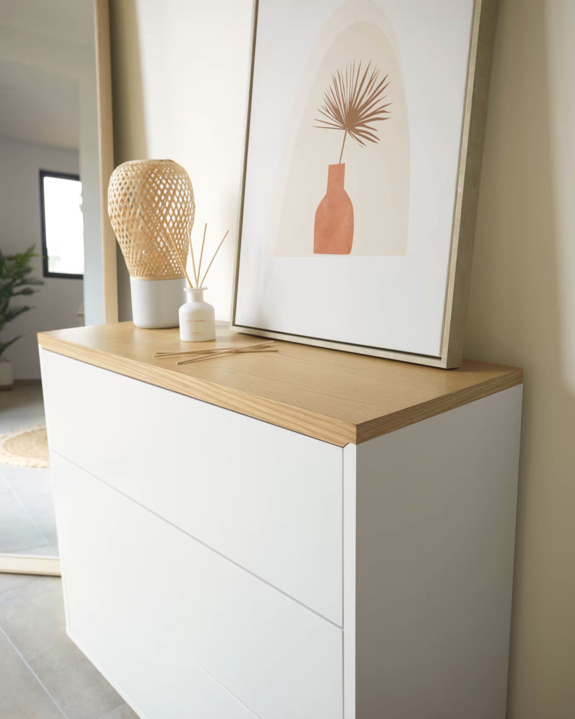 شوفنيرة ادراج ابيض نوفا 