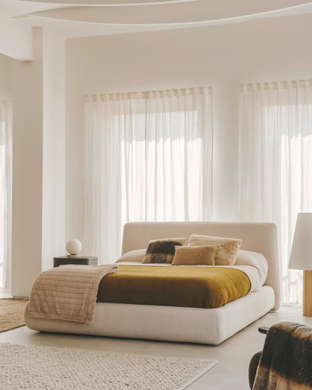 سرير بوكليه بيج فاتح ليان