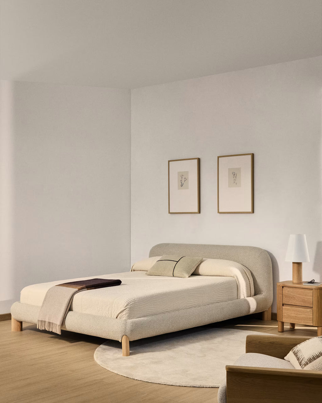 سرير بيج نيرو خشبي فاتح