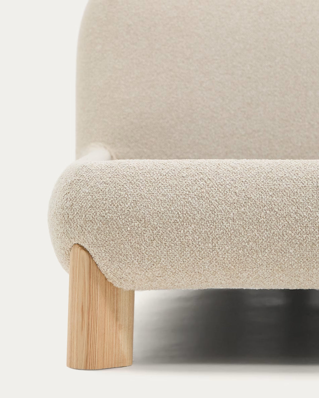 سرير بيج نيرو خشبي فاتح